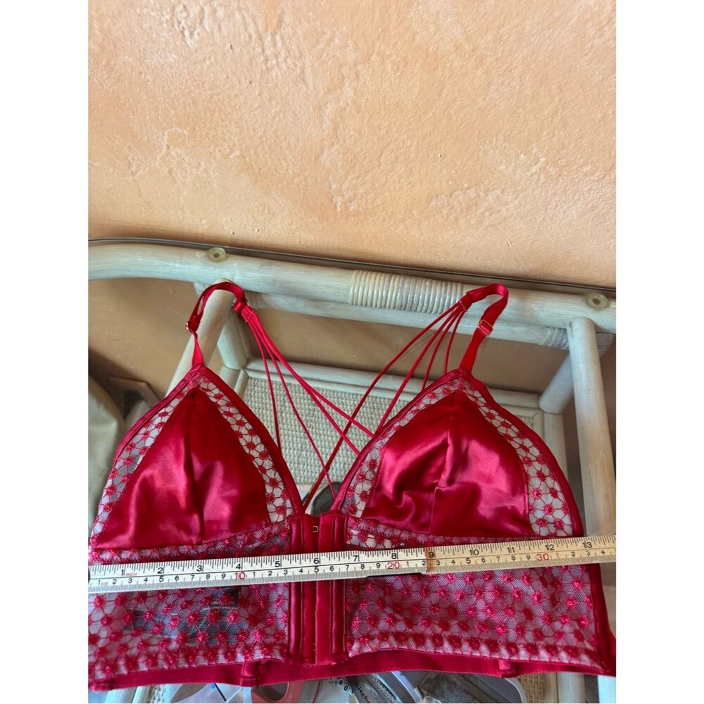 Victoria’s Secret Lace Bralette Strappy Back Red Satin Mesh Lingerie Size L - Picture 7 of 8